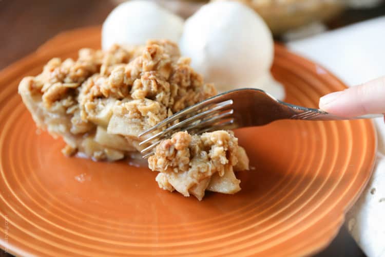 Apple Crumble Pie