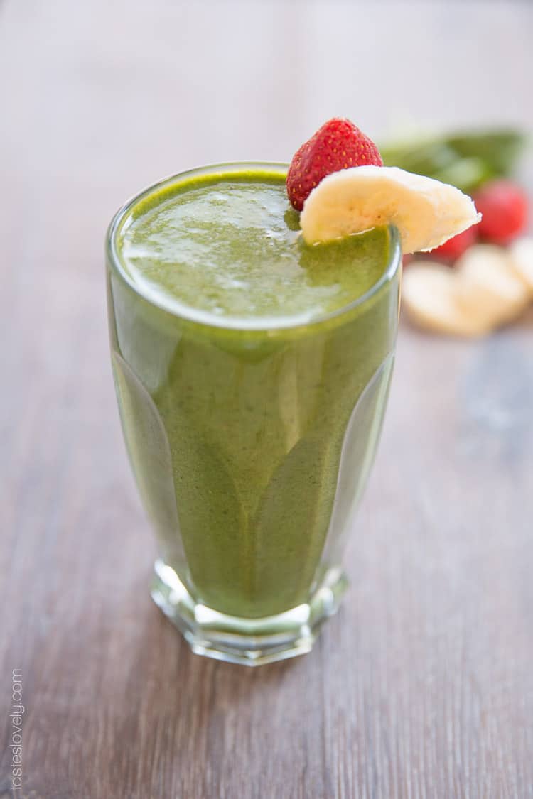 Strawberry & Banana Green Smoothie