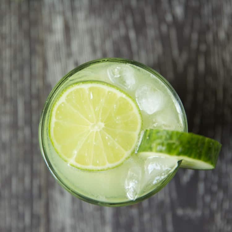 Refreshing cucumber lime margaritas. 3 ingredients, and only 135 calories!