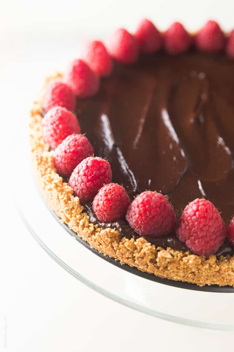 Healthy Chocolate Tart (Paleo, Vegan, Gluten Free, Dairy Free)