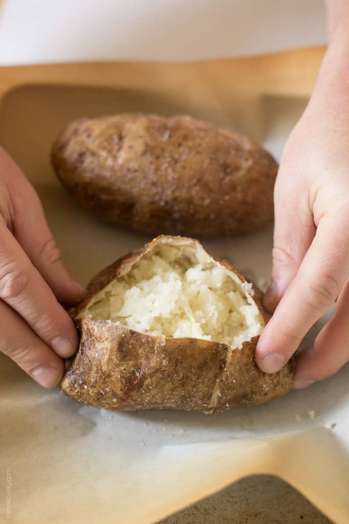 Steakhouse Style Baked Potato - the BEST baked potatoes I've ever had! #glutenfree #vegetarian