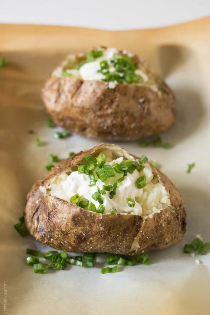 Steakhouse Style Baked Potato - the BEST baked potatoes I've ever had! #glutenfree #vegetarian