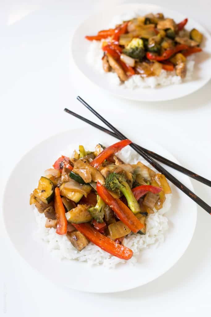 Broccoli and bell pepper chicken stir fry, made with the BEST stir fry sauce!