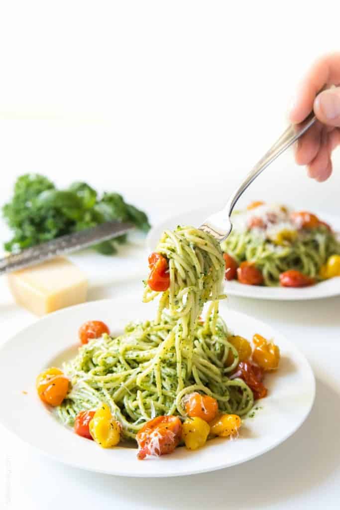 Kale Walnut Pesto & Blistered Tomato Pasta - a healthy and delicious vegetarian summer pasta