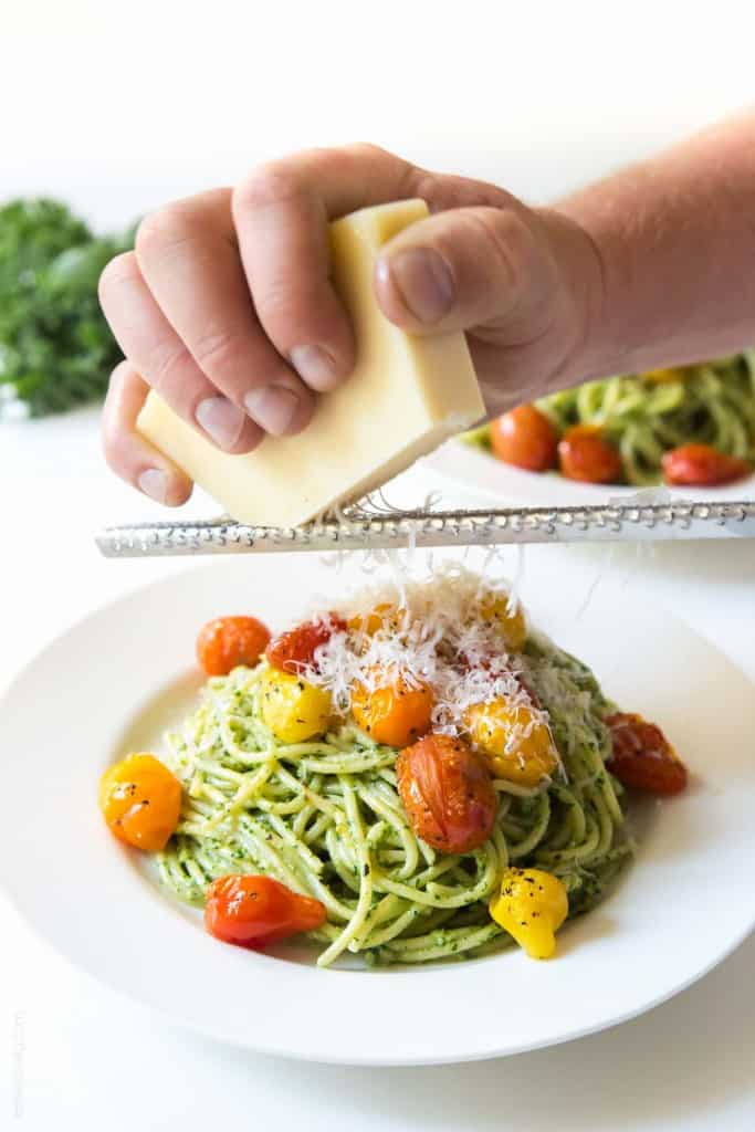 Kale Walnut Pesto & Blistered Tomato Pasta - a healthy and delicious vegetarian summer pasta