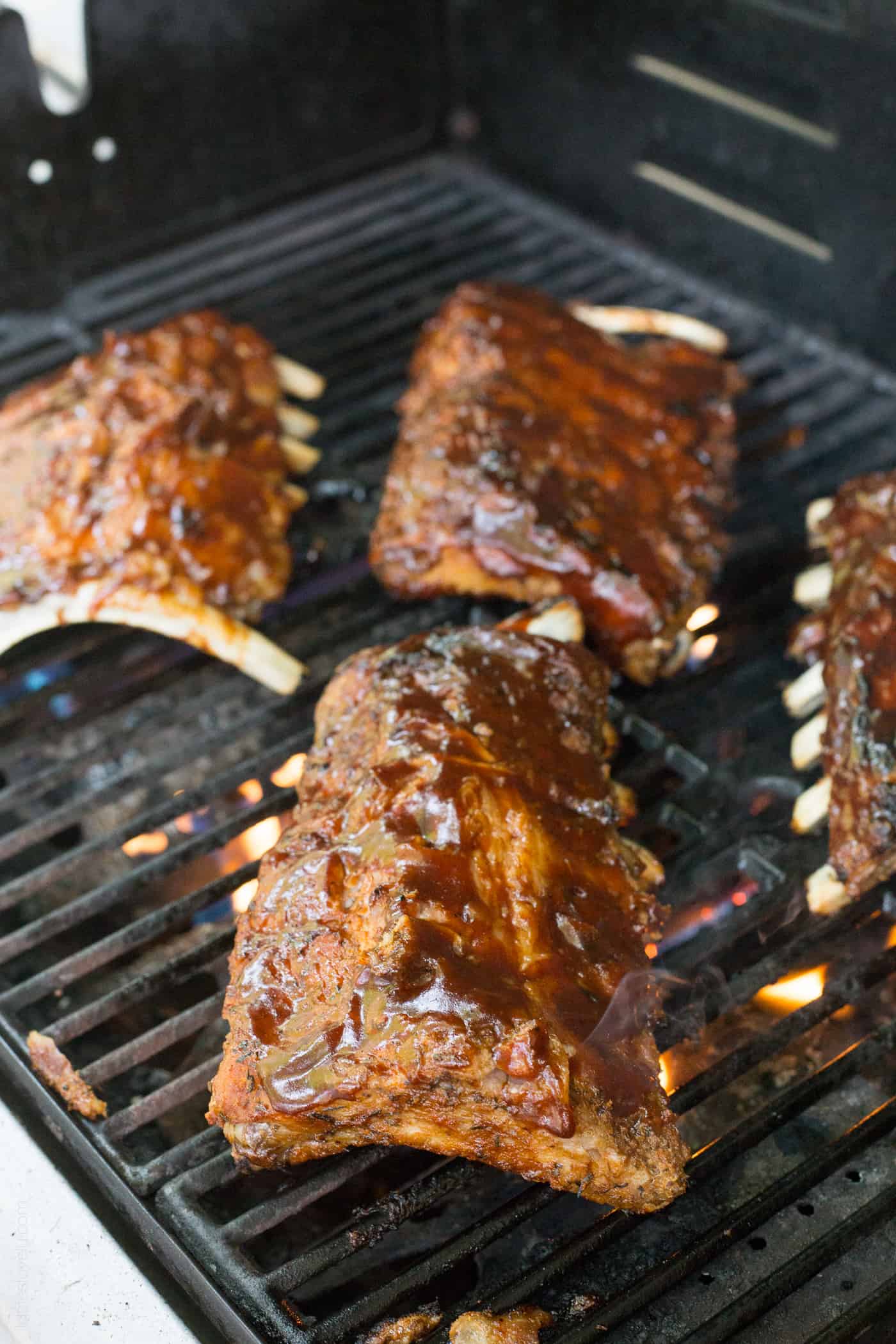 ribs grilling on grill grates