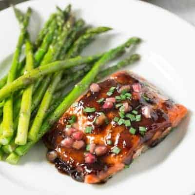 Pomegranate Soy Glazed Salmon - Delicious and easy 30 minute fish dinner that is gluten free, paleo, and dairy free! | tasteslovely.com