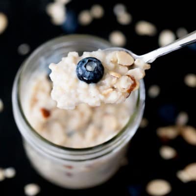 Vanilla Almond Overnight Oatmeal with Blueberries - a quick and healthy make ahead breakfast that is dairy free, gluten free, sugar free, and low calorie! | tasteslovely.com