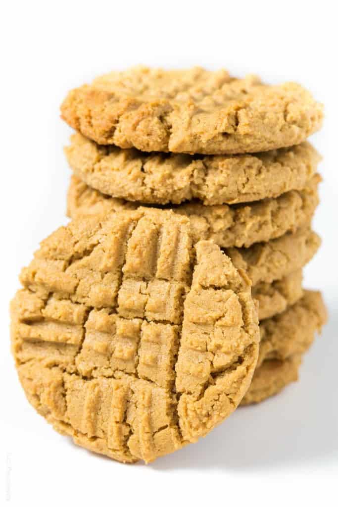The BEST dairy free peanut butter cookies! You just need 1 bowl and 6 ingredients. Couldn't be easier! Gluten free.