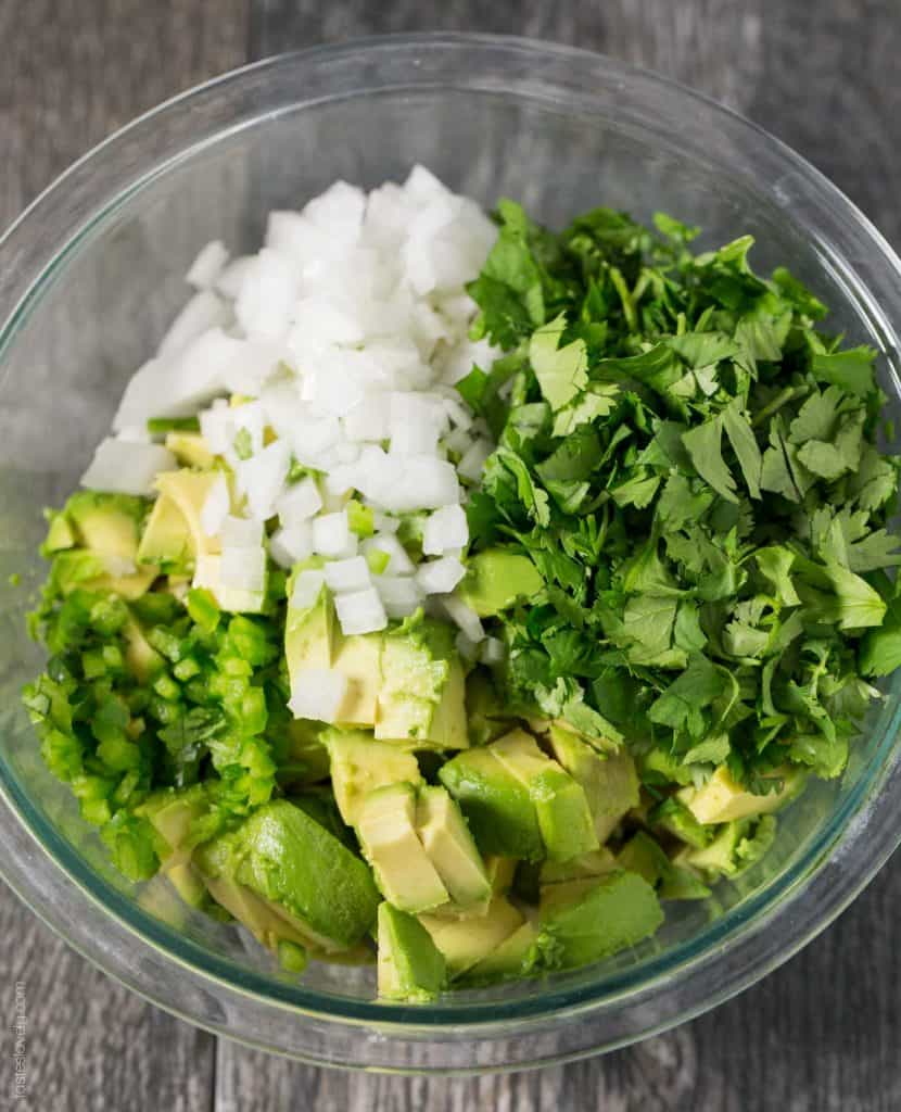 Mexican Restaurant Style Guacamole