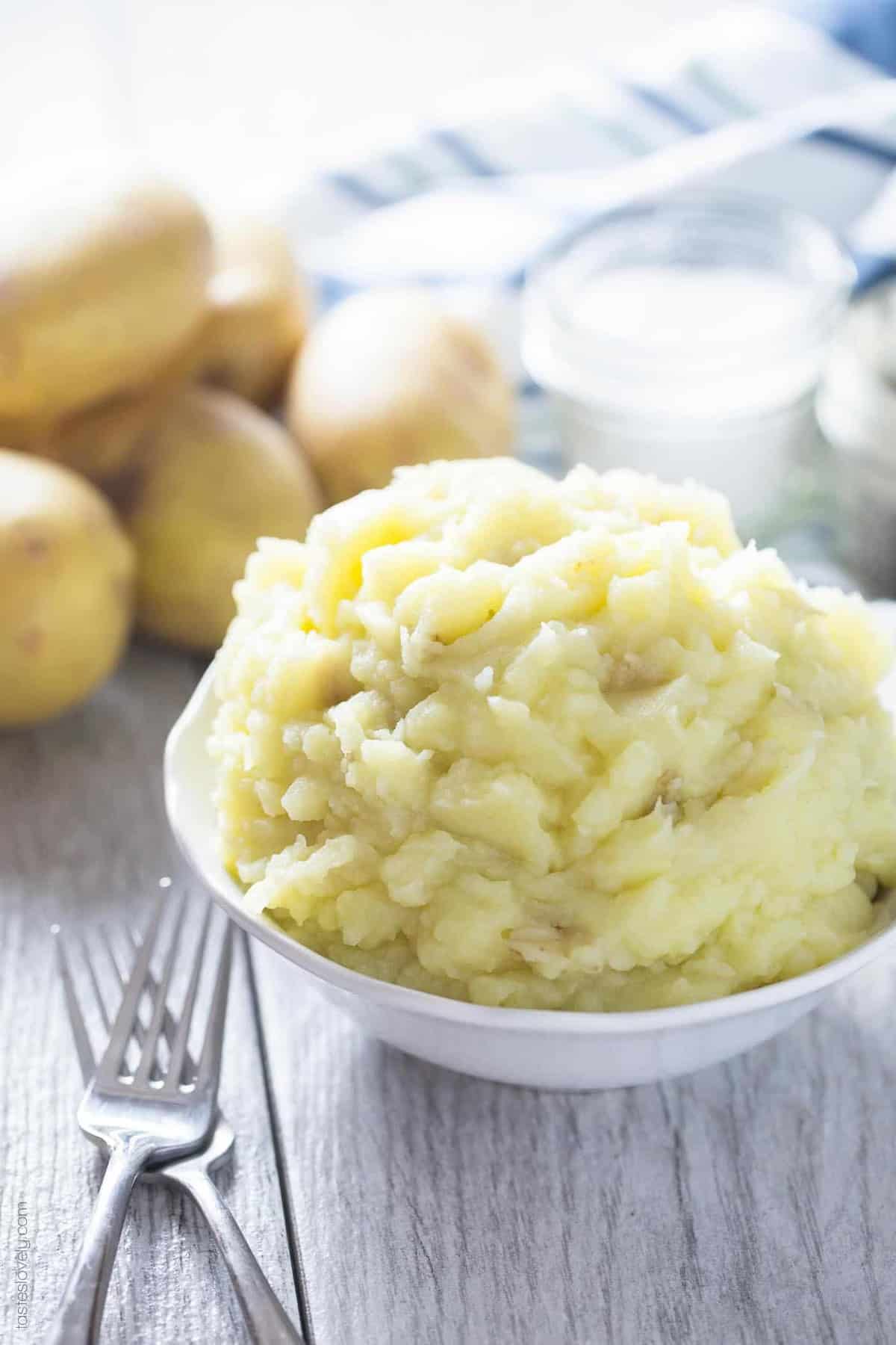 Dairy Free Mashed Potatoes - creamy and delicious with no butter! (gluten free, paleo, Whole30, dairy free)