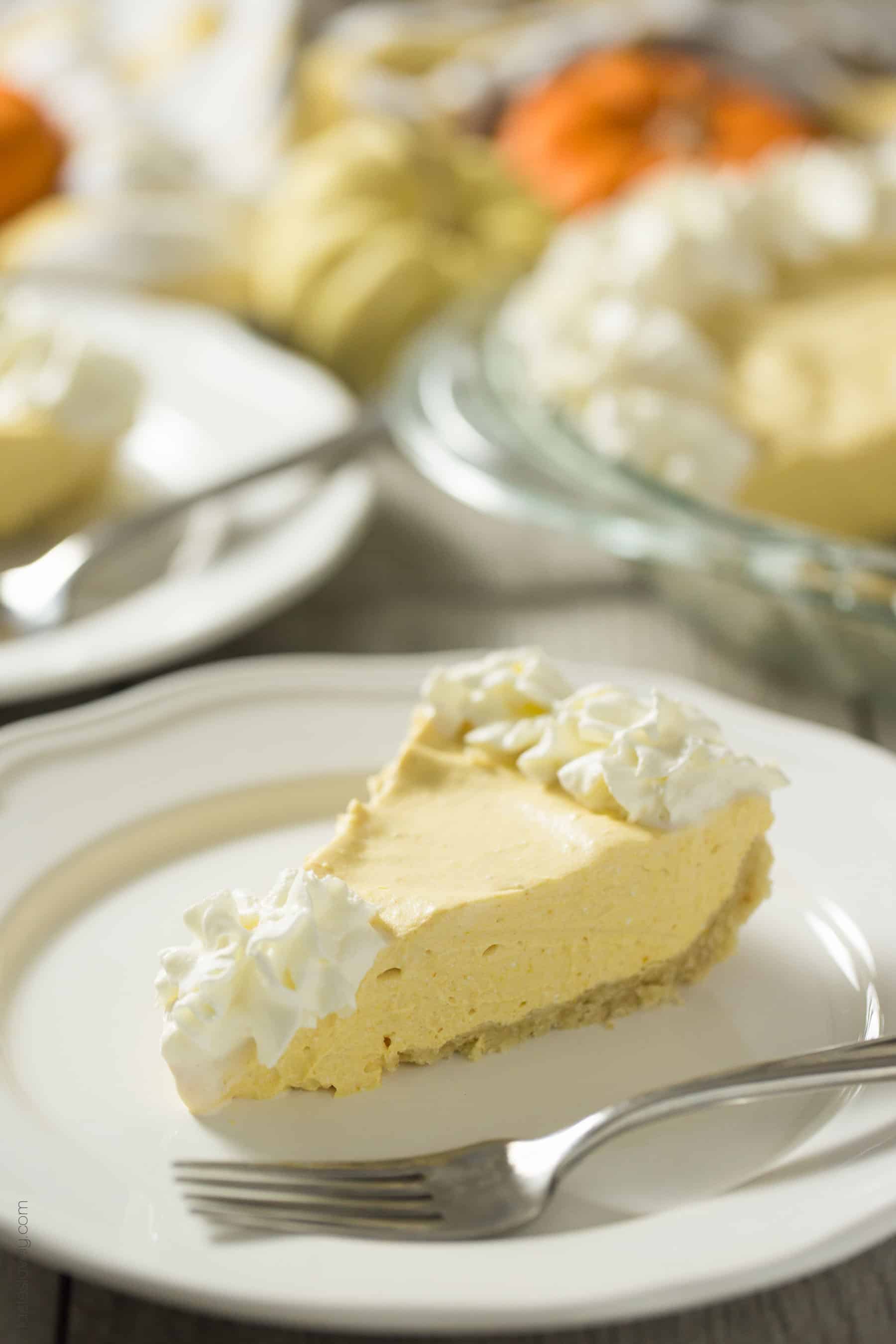 Paleo Pumpkin Cream Pie (gluten free, dairy free, refined sugar free and healthy dessert)