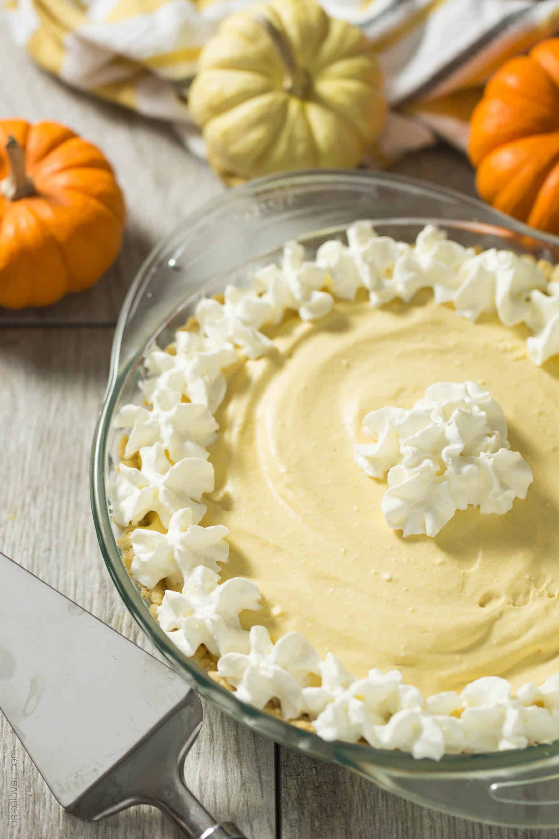 Paleo Pumpkin Cream Pie (gluten free, dairy free, refined sugar free and healthy dessert)