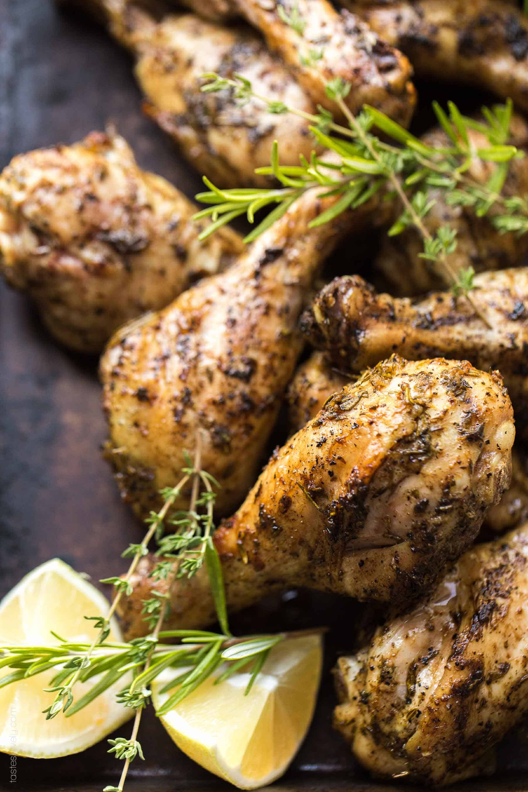 Paleo & Whole30 Lemon Herb Grilled Chicken Drumsticks - a simple and healthy dinner recipe! (gluten free, dairy free, sugar free, grain free, clean eating, low carb)