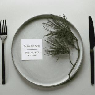empty place setting with encouraging message