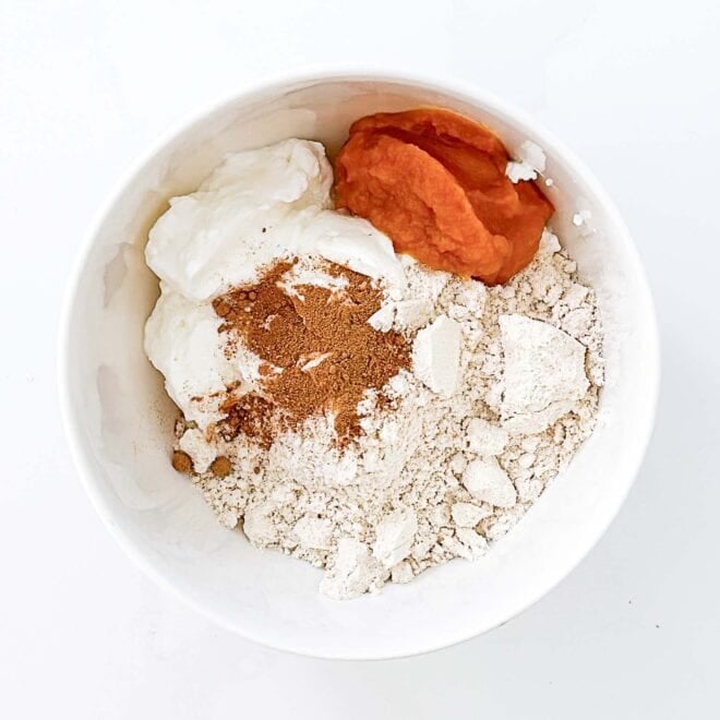 protein cheesecake ingredients in a bowl