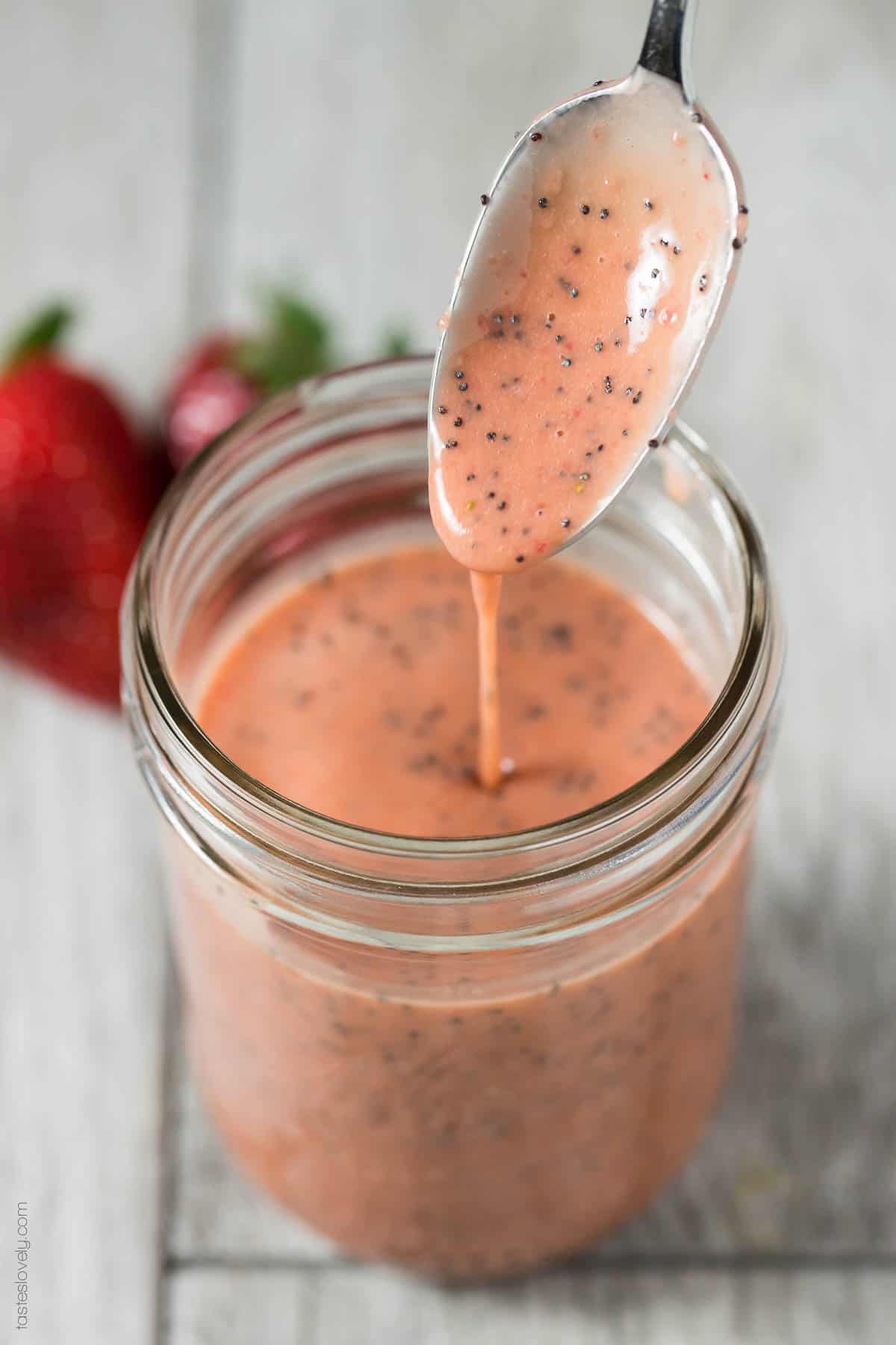 Paleo Strawberry Poppyseed Dressing - just 6 ingredients!