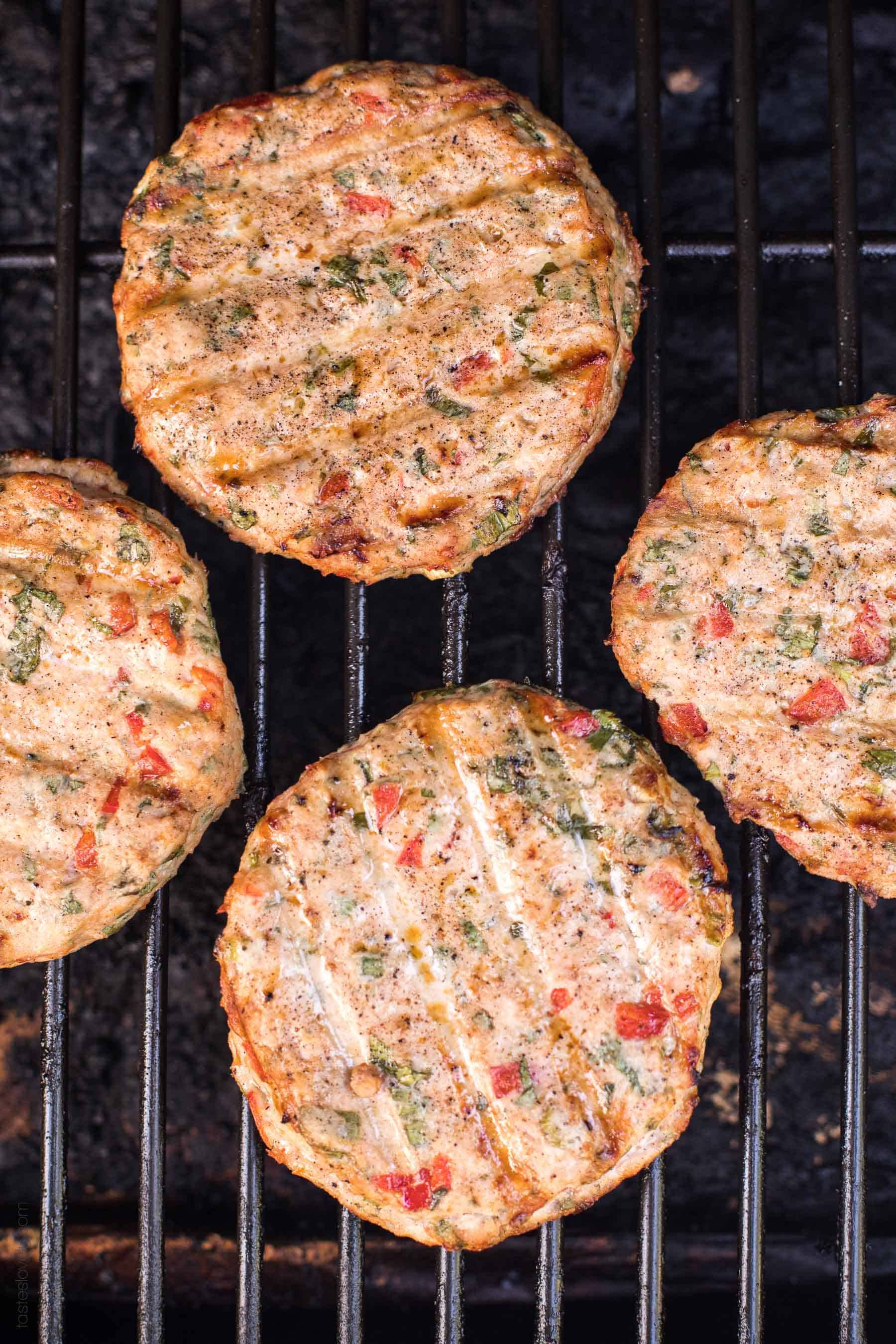 Paleo + Whole30 Mexican Turkey Burger Recipe - turkey burgers packed with Mexican flavor and topped with guacamole. A delicious and healthy 30 minute dinner! #paleo #whole30 #keto #glutenfree #grainfree #dairyfree #sugarfree #cleaneating #realfood